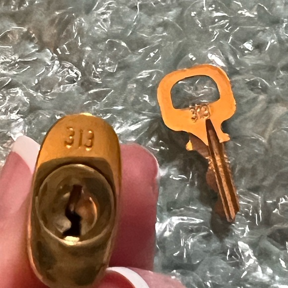 LV lock & key #313 - Picture 3 of 5